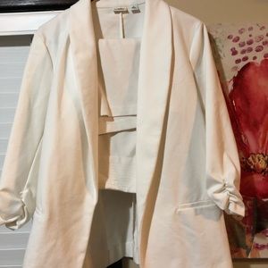 Cato Women’s Power Suit